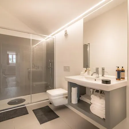 Apartment Santa Justa 77 - Downtown Luxury Lisbon